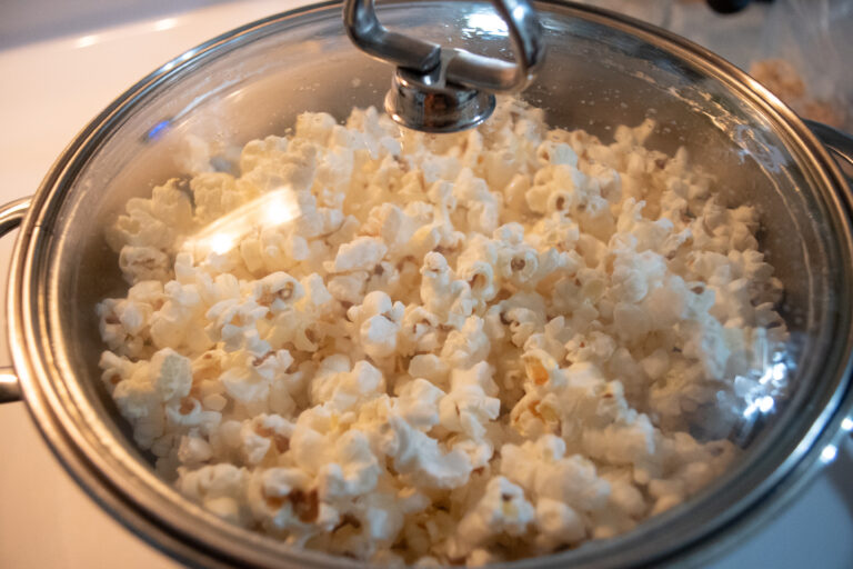 How to make Popcorn on the Stovetop 