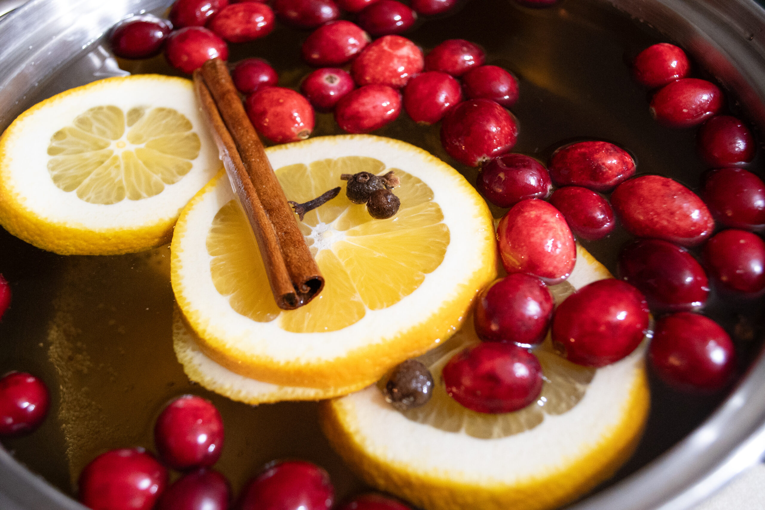 How to Make a Winter Simmer Pot for Your Holiday Party